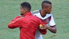 Kevin-Prince Boateng (l.) brach mit seinem Bruder Jérôme (r.) (Bild: AFP)