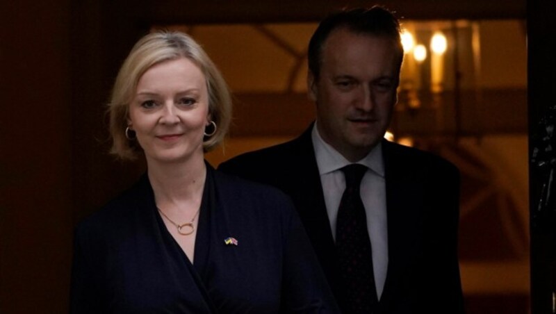 Liz Truss und ihr Ehemann Hugh O‘Leary (Bild: AP)