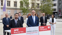 Georg Dornauer (links) und Anton Mattle stellten die neuen Regierungsmitglieder vor. (Bild: Andreas Fischer)