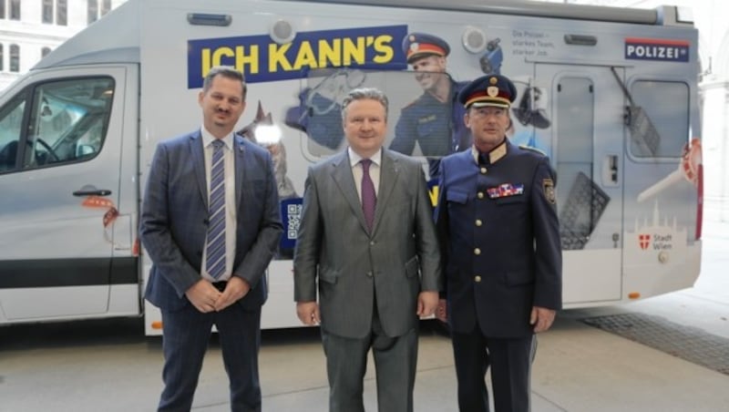 Bezirkschef Marcus Franz, Bürgermeister Michael Ludwig und Polizeipräsident Gerhard Pürstl (Bild: Gerhard Bartel)