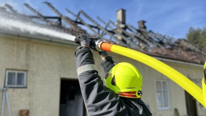 Eine Übung im Sommer brachte für die Einsatzkräfte einen enormen Vorteil beim nun realen Einsatz am Hausberg in Hoheneich. (Bild: Freiwillige Feuerwehr Hoheneich)