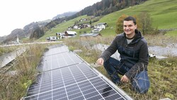Der Strom wird mit rund 240 Photovoltaik-Anlagen und 17 Kleinwasserkraftwerken erzeugt. Bemerkenswert ist laut Energiemanager Andreas Bertel der hohe Privatanteil. (Bild: Mathis Fotografie)