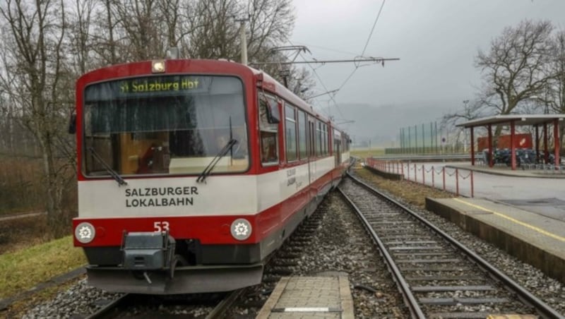 Die Lokalbahn bekommt neue Gleise und muss gesperrt werden. (Bild: Tschepp Markus)