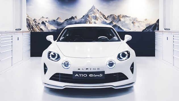 Mit dem A110 E-ternité hat Alpine in Paris eine elektrisch angetriebene Variante vom aktuellen A110 präsentiert. (Bild: Alpine)