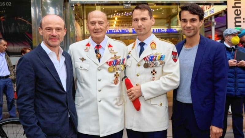 Die beiden Schauspieler Gerhard Liebmann und Luka Dimic (rechts) mit Charles Eismayer und Mario Falak (Bild: Starpix/Alexander TUMA)