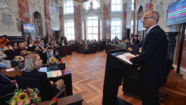 The Tyrolean state parliament (right: LH Anton Mattle) passed the reform of the Tourism Act. (Bild: Birbaumer Christof)