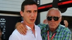 Dietrich Mateschitz und sein Sohn Mark (Bild: Alexander Schuhmann / dpa Picture Alliance / picturedesk.com)