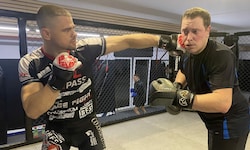 MMA-Profi Bogdan Grad (li.) gab der „Krone“ Tipps, ließ aber auch die Fäuste sprechen.