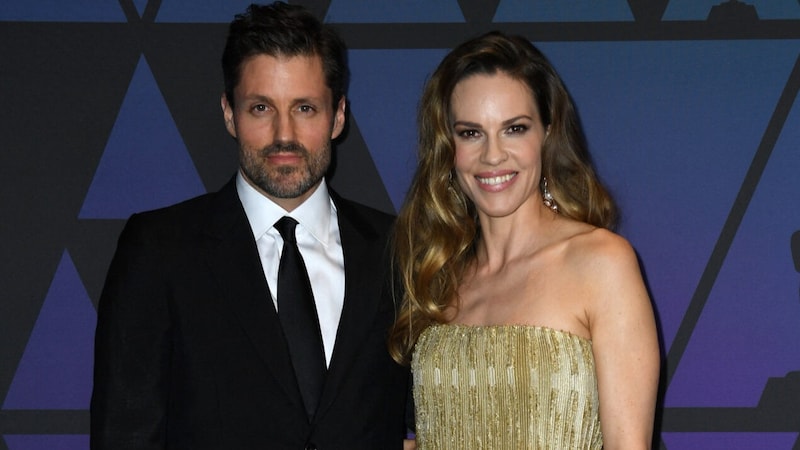 Hilary Swank mit Ehemann Philip Schneider (Bild: AFP )