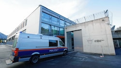 Die Eltern wurden in die JVA Salzburg überstellt. (Bild: Markus Tschepp)