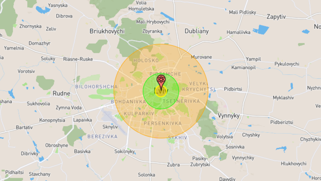 Abfeuern einer taktischen Atomwaffe (200 kt) in der Westukrainischen Stadt Lemberg: Der gelbe Kreis markiert die Größe des Feuerballs. Der grüne Kreis kennzeichnet die tödlich verstrahlte Zone. Im orangen Bereich ist die Wahrscheinlichkeit hoch, sich Verbrennungen dritten Grades zuzuziehen. Die wahrscheinliche Zahl der Todesopfer wird in Lemberg auf 210.690 geschätzt. (Bild: NUKEMAP)