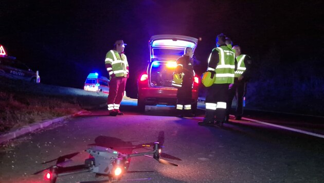 Schwerer Verkehrsunfall mit Fahrerflucht und Drohneneinsatz auf der A2 bei Edlitz (Bild: EINSATZDOKU – LECHNER )