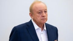 Alfons Schuhbeck wurde wegen Steuerhinterziehung zu drei Jahren und zwei Monaten Haft verurteilt. (Bild: APA/dpa/Sven Hoppe)