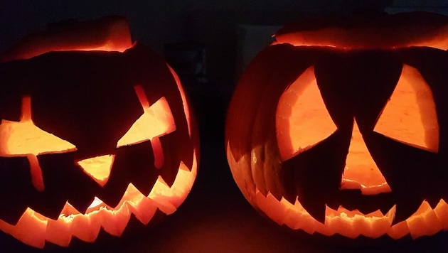 A Somali man in Klagenfurt was probably inspired by the approaching Halloween: Wearing a Halloween mask, he threatened an employee in a supermarket. (Bild: Leserreporter/Vladan P.)