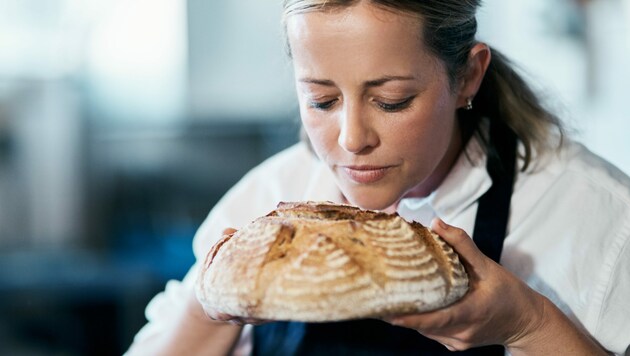 Brot frisch aus dem Ofen: Der Duft ist wie eine Erinnerung. (Bild: Yuri Arcurs Production IAURI)