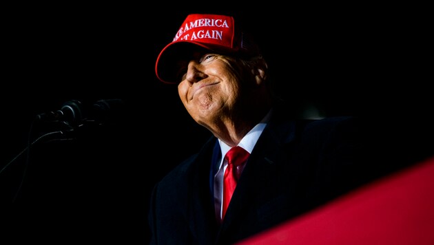 Donald Trump bei der Wahlveranstaltung in Sioux City (Bild: APA/Getty Images via AFP/GETTY IMAGES/Stephen Maturen)