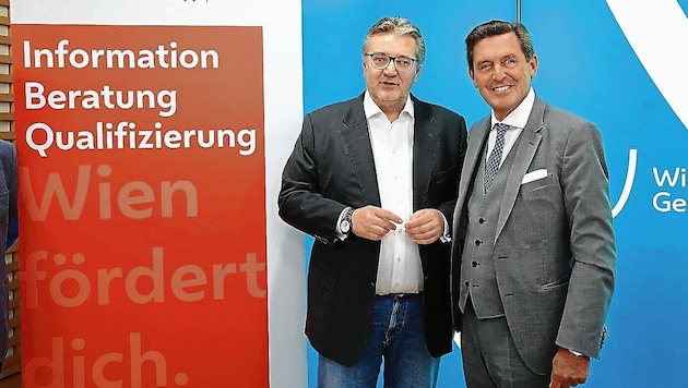 Gesundheitsstadtrat Peter Hacker und Finanzstadtrat Peter Hanke (SPÖ) präsentieren die neue Ausbildungsprämie. (Bild: Klemens Groh)