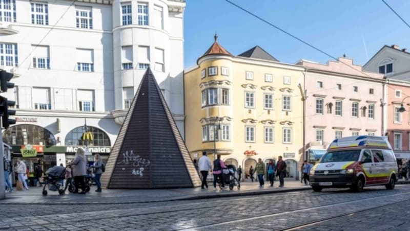 So friedlich wie auf diesem Foto geht es am Linzer Taubenmarkt nicht immer zu. (Bild: Einöder Horst)