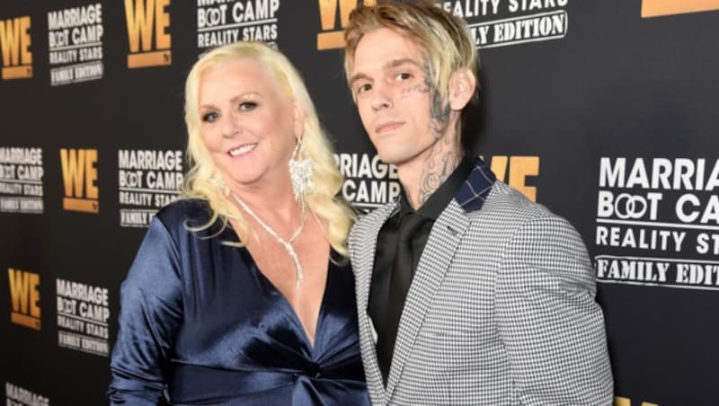 Aaron Carter mit Mutter Jane Carter (Bild: AFP)