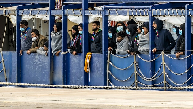 Das Rettungsschiff „Humanity 1“ (Bild: APA/AFP/Giovanni ISOLINO)