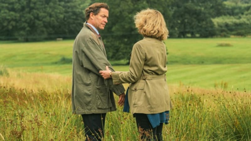 Dominic West als Prinz Charles und Olivia Williams als Camilla (Bild: ©2021, Netflix Inc.)