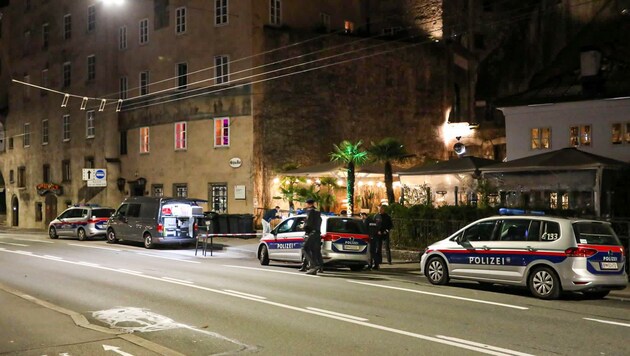 Der 27-jährige Flachgauer soll einem 46-Jährigen in der Stadt Salzburg eine Scherbe in den Hals gerammt haben. (Bild: Tschepp Markus)