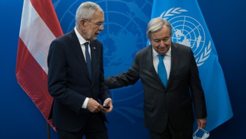 Alexander Van der Bellen traf Antonio Guterres bereits im September zum bilateralen Gespräch im Rahmen der 77. UNO-Vollversammlung in New York. (Bild: APA/HBF/PETER LECHNER)