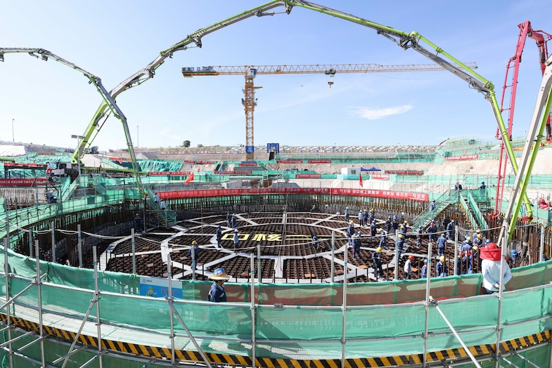 Baustelle eines „kleinen modularen Reaktors“ in Hainan, China (Bild: Xinhua / Eyevine / picturedesk.com)