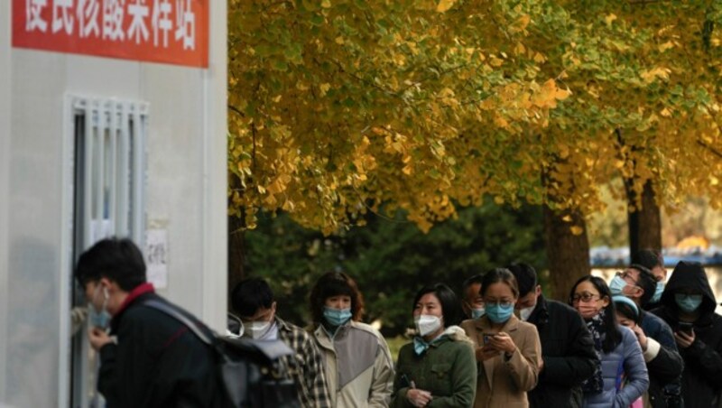 Teststation in Peking (Bild: AP)