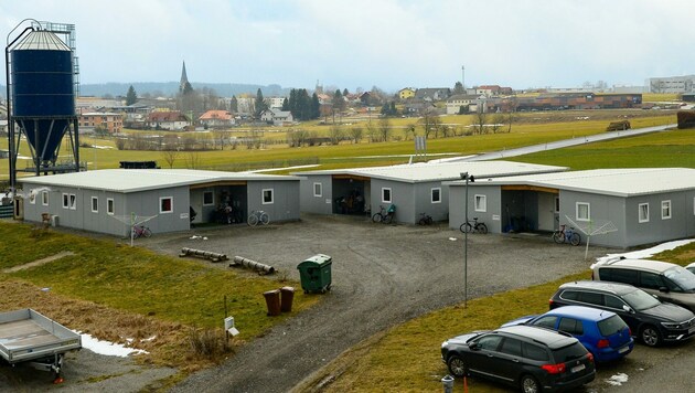 Ein Container-Dorf wie in der Flüchtlingswelle 2015 in Bad Leonfelden war auch in St. Georgen im Attergau angedacht. (Bild: Hans Filipp)