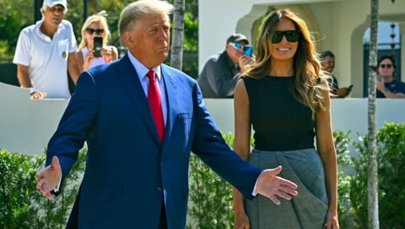 Trump mit Gattin Melania beim Verlassen des Wahllokals in Palm Beach, Florida (Bild: APA/AFP/EVA MARIE UZCATEGUI)