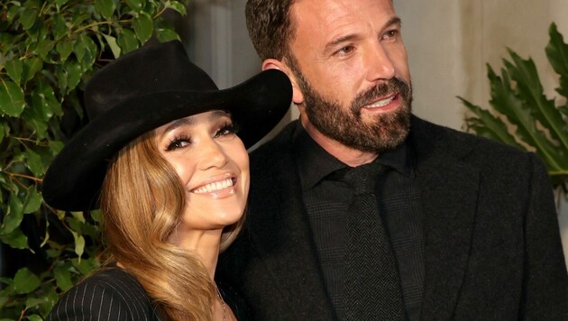 Jennifer Lopez, die jetzt Jennifer Affleck heißt, und ihr Mann Ben Affleck (Bild: APA/Amy Sussman/Getty Images/AFP)