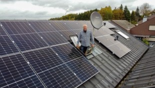 Auch für Hans Peter Rumpold aus Lenzing hat mit Hilfe von Hallo Sonne, der Öko-Kampagne der „Krone“, die Energiezukunft begonnen. (Bild: © Harald Dostal / 2022)