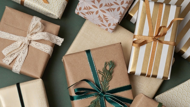 Viele Handelsketten werden heuer dem 8. Dezember abtrünnig. Geschenke werden trotzdem gekauft. (Bild: netrun78 - stock.adobe.com)