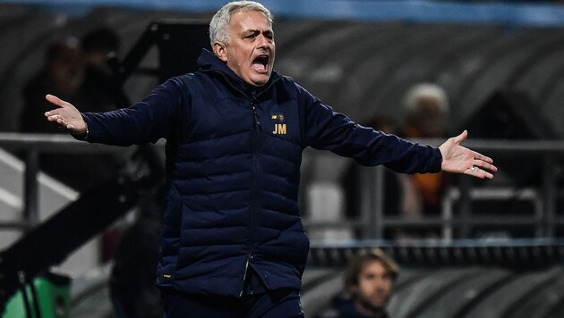 Jose Mourinho muss sich harte Kritik gefallen lassen. (Bild: APA/AFP/Filippo MONTEFORTE)