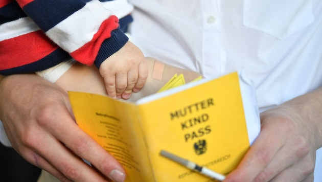 Der Mutter-Kind-Pass wird künftig Eltern-Kind-Pass heißen. (Bild: APA/Barbara Gindl)