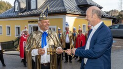 Der Stadtchef übergab der Gilde den goldenen Schlüssel. (Bild: Berger Susi)