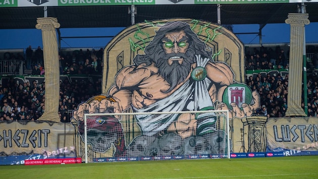 Beim letzten Derby blitzte noch Zeus im Reichshofstadion, heute gibt es andere knisternde Akteure. (Bild: GEPA pictures)