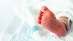 Laut MA 11 werden angefangen von der Babyklappe und anonymen Geburt bis zu den Frühen Hilfen intensive Beratungsmöglichkeiten angeboten. (Bild: Sergey Novikov/Ripicts.com)