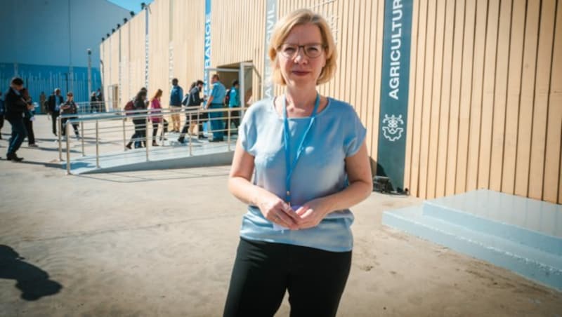 Bei der Weltklimakonferenz COP27 in Ägypten hat Umweltministerin Leonore Gewessler ihre Rolle als EU-Verhandlungsführerin eingenommen. (Bild: APA/BMK/CAJETAN PERWEIN)