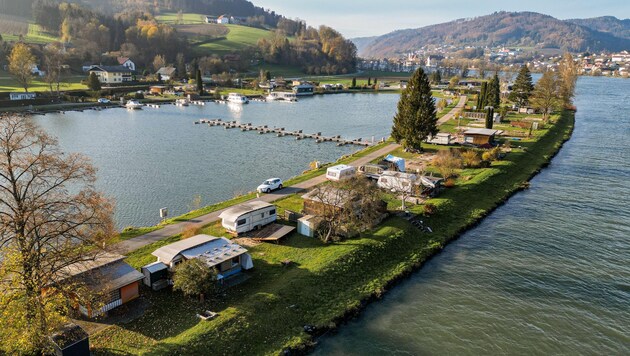 Am Campingplatz Kasten in der Gemeinde Vichtenstein müssen viele Camper bis 2023 ihre Unterkünfte räumen. (Bild: Wenzel Markus)