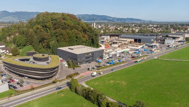 Alles dreht sich um den Biomüll. Um jenen, der aus Ravensburg zu Locker Recycling geleifert wird und jenem aus Vorarlberg, der bald nach Deutschland transportiert werden soll. (Bild: ikp)