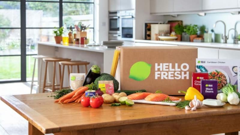 Mit der Vorportionierung der Zutaten bietet HelloFresh einen nachhaltigen Ansatz und unterstützt seine Kunden bei ihrem Vorhaben, sorgsamer mit ihren Lebensmitteln zu haushalten. Gerade mit Blick auf die steigenden Lebenshaltungskosten, erhalten Verbraucher so eine hilfreiche Alternative, um Einsparungen vorzunehmen, ohne auf Geschmack und Qualität verzichten zu müssen. (Bild: HelloFresh)