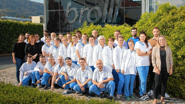 24 gehörlose Ukrainer fanden bei Brolli Jobs. (Bild: Jugend am Werk Steiermark/Wilfri)