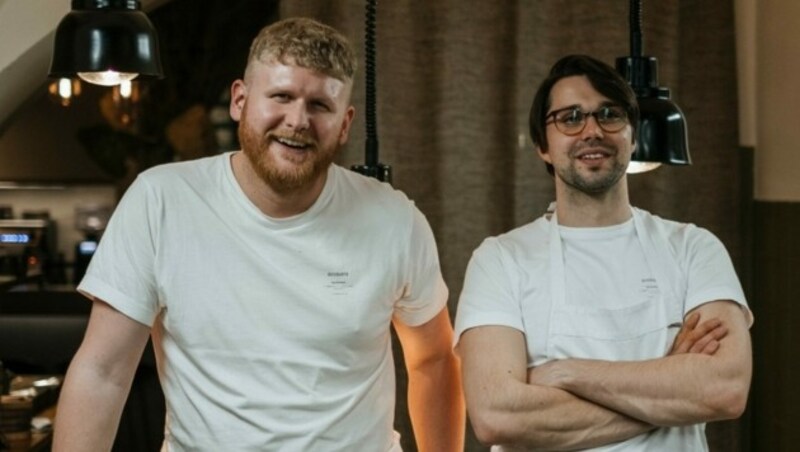 Vier Hauben und 17 Punkte: Marco Barth und Sebastian Rossbach, die Chefs des Rossbarth in Linz. (Bild: Gletscher)