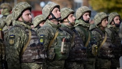Ukrainische Soldaten (Bild: Ukrainian Presidential Press Office via AP)