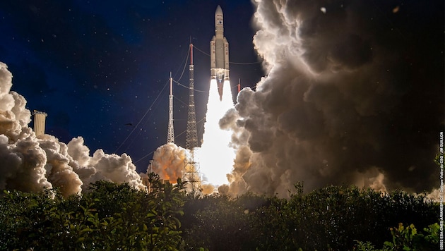 Start einer Ariane-5-Rakete vom europäischen Weltraumbahnhof Courou in Französisch-Guayana (Bild: ESA-CNES-Arianespace/Optique Video du CSG/JM Guillon)