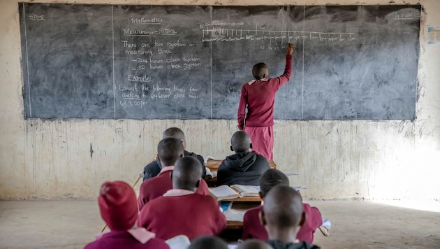 Unterricht in einer Schule in Kenia (Bild: ASSOCIATED PRESS)