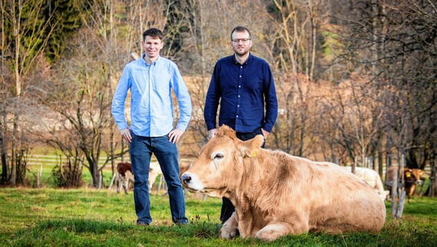 Die Nahgenuss-Gründer Micha Brandtner (li.) und Lukas Beiglböck besuchen die Bauernhöfe. (Bild: Lukas Sauseng)