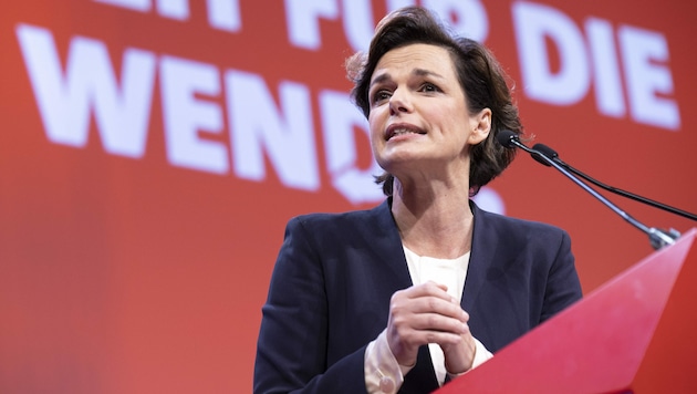SPÖ-Bundesparteivorsitzende Pamela Rendi-Wagner sieht die Zeit für eine Wende gekommen. (Bild: APA/Tobias Steinmaurer)